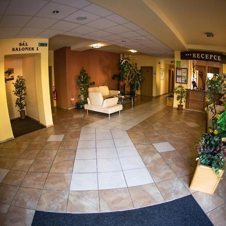 Hotel Na Jizni Přerov 외부 사진