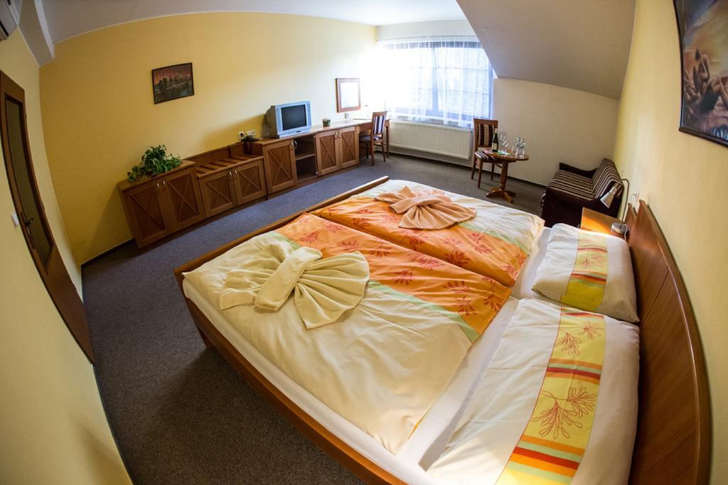 Hotel Na Jizni Přerov 객실 사진