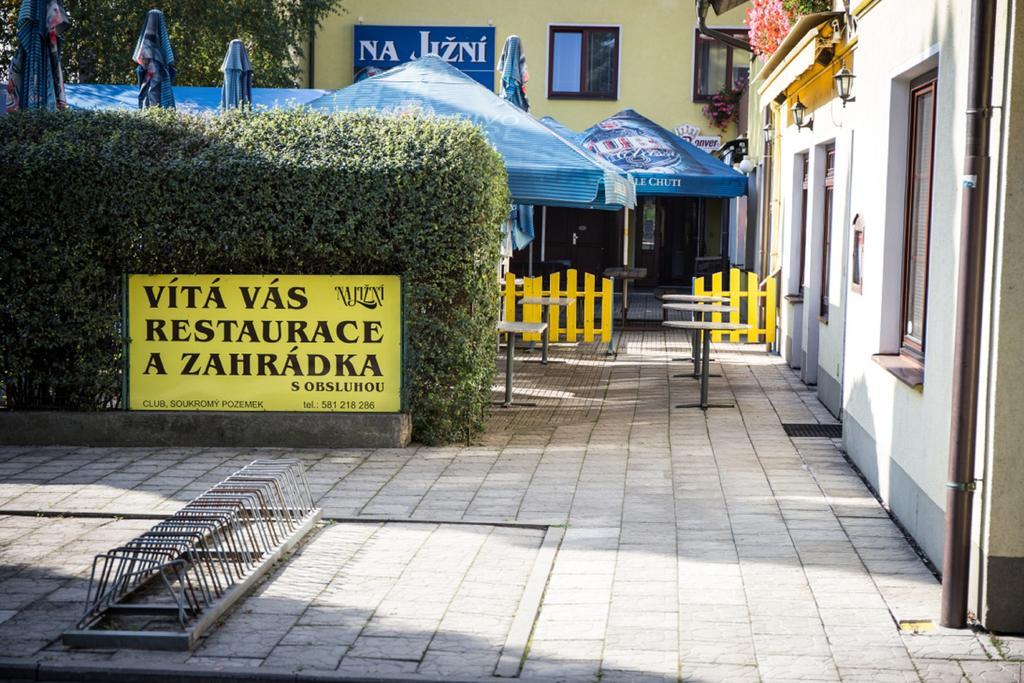 Hotel Na Jizni Přerov 외부 사진