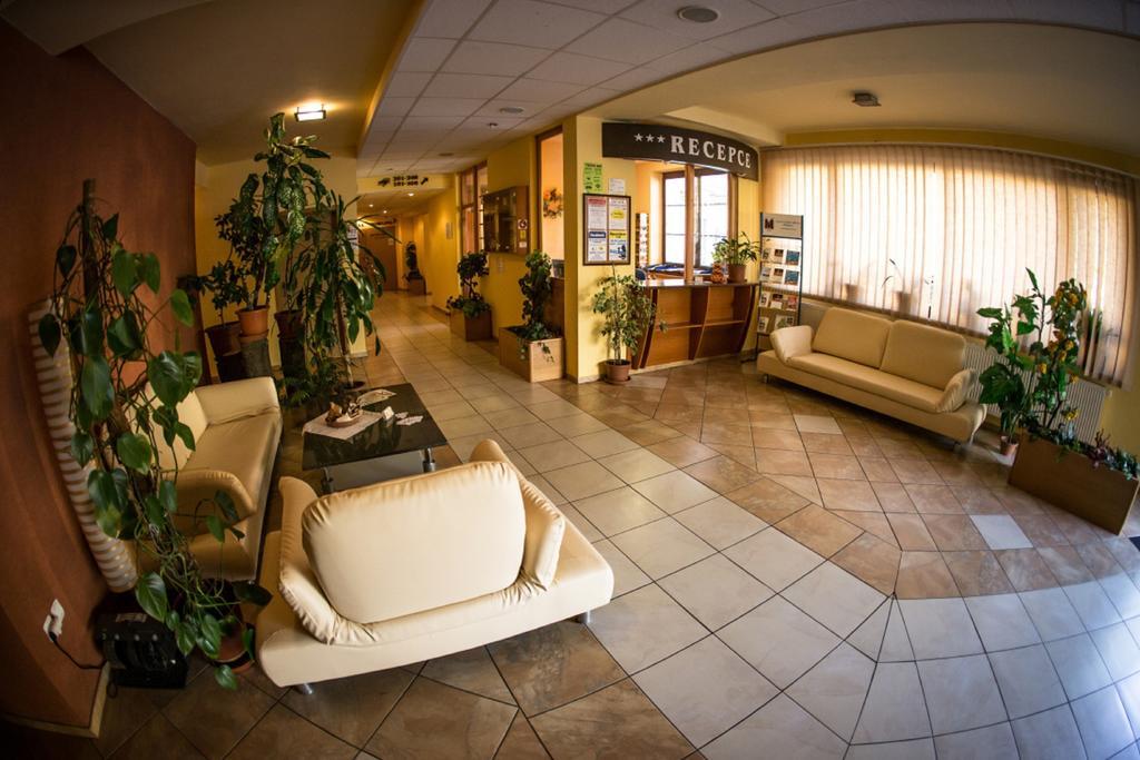 Hotel Na Jizni Přerov 외부 사진